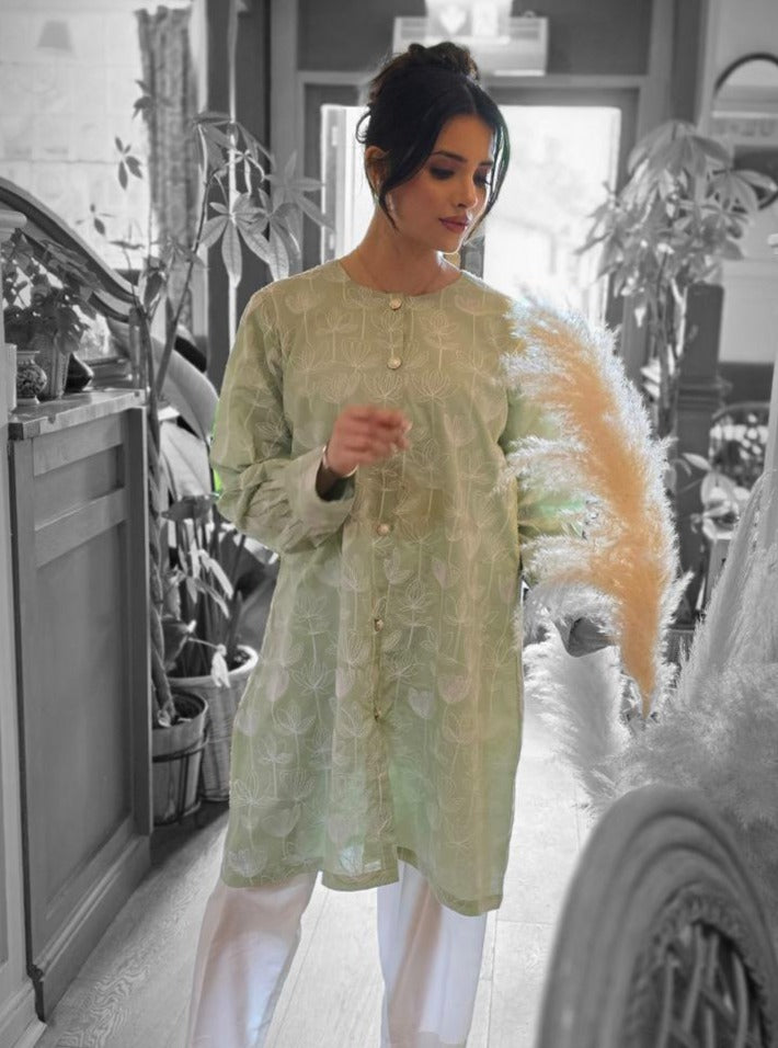 White tulip shirt with front buttons